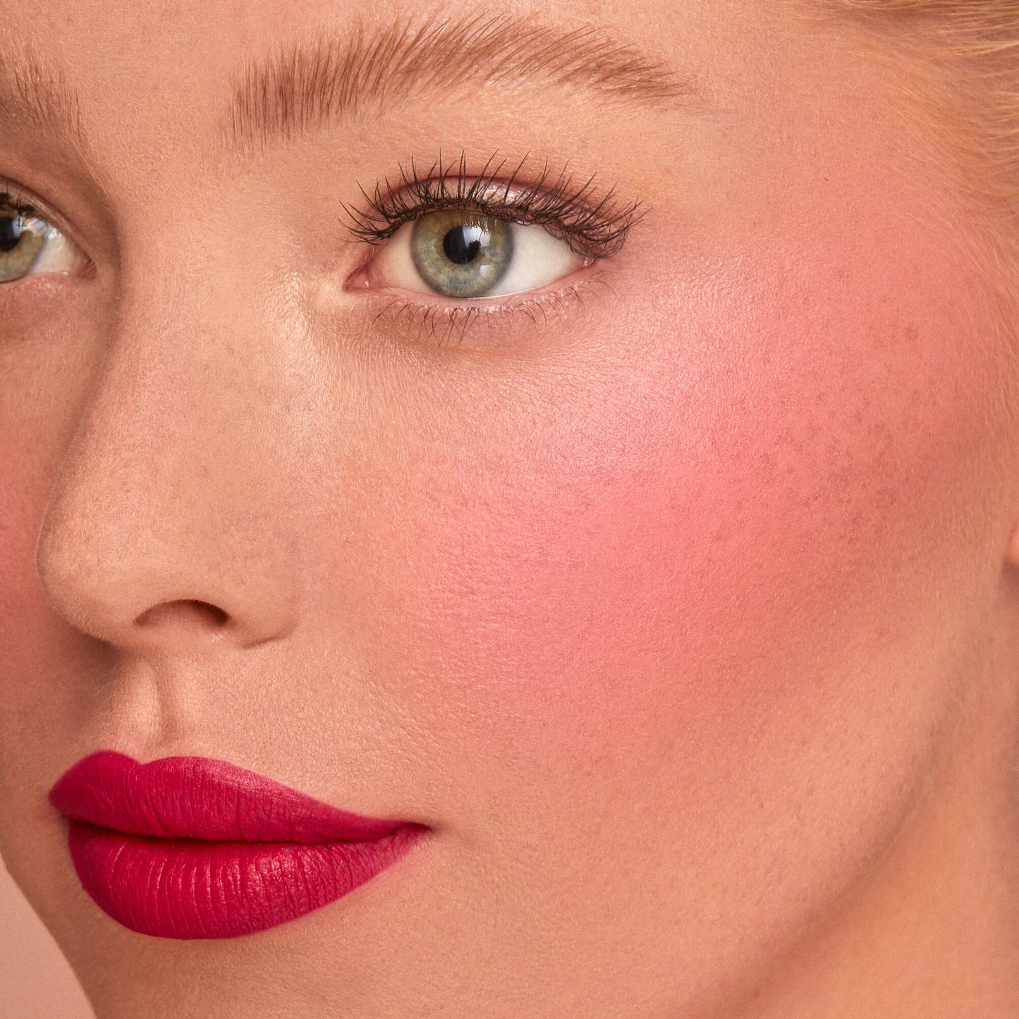 PATRICK TA - MAJOR HEADLINES - DOUBLE-TAKE CREME & POWDER BLUSH DUO - SHE'S A DOLL (POPPY PINK)